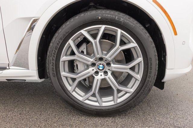 new 2025 BMW X7 car, priced at $91,885
