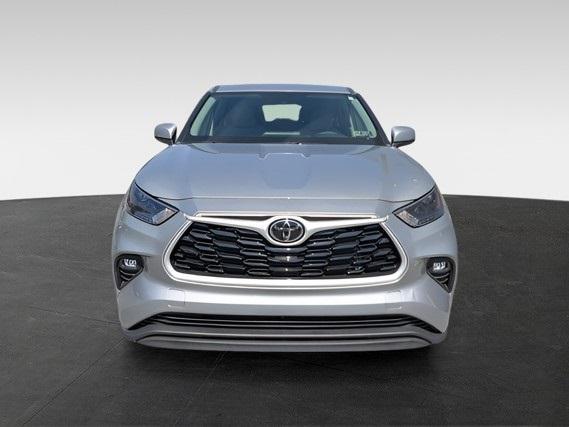 used 2024 Toyota Highlander car, priced at $36,499