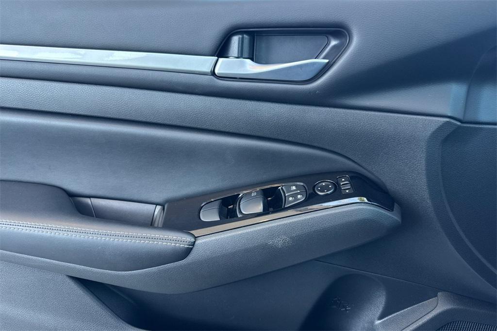 used 2023 Nissan Altima car, priced at $21,950