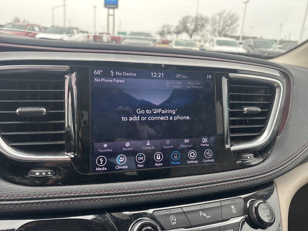 used 2020 Chrysler Pacifica car, priced at $13,985