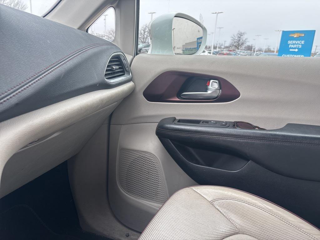 used 2020 Chrysler Pacifica car, priced at $13,985