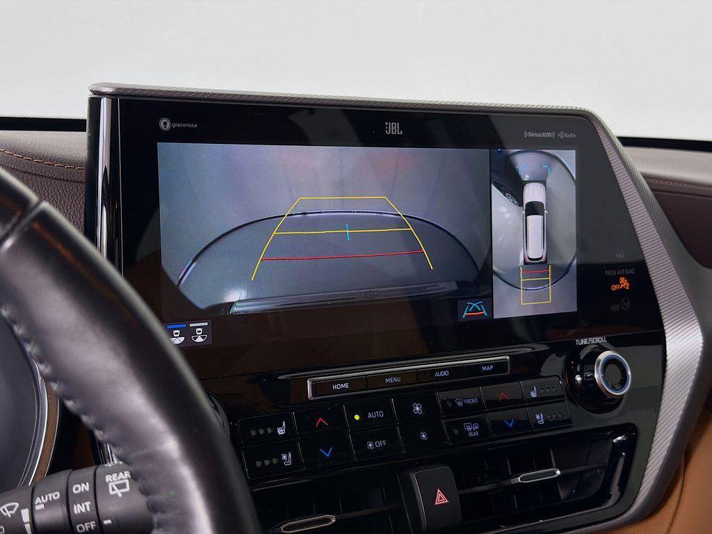 used 2021 Toyota Highlander car, priced at $32,584