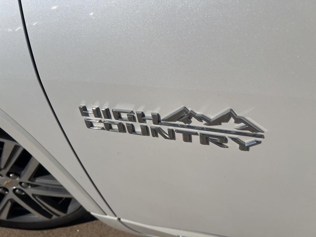 used 2022 Chevrolet Traverse car, priced at $26,985