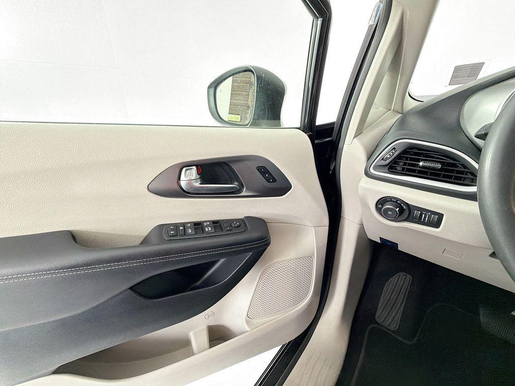 used 2023 Chrysler Pacifica car, priced at $24,249