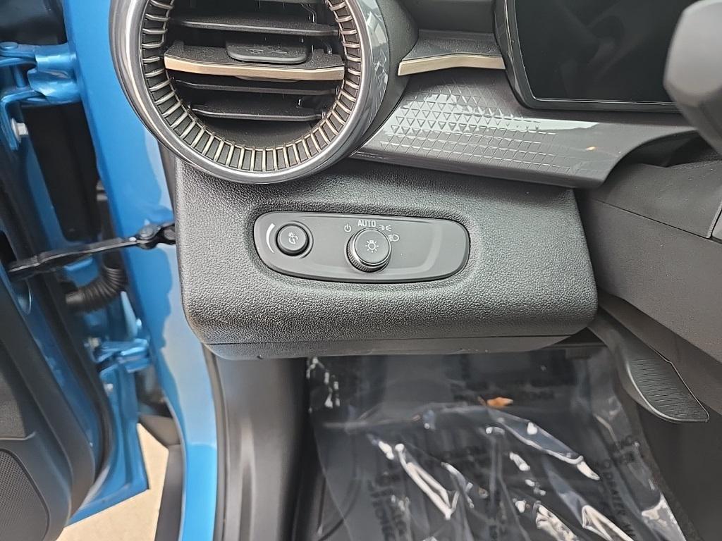 used 2025 Chevrolet Trax car, priced at $25,450