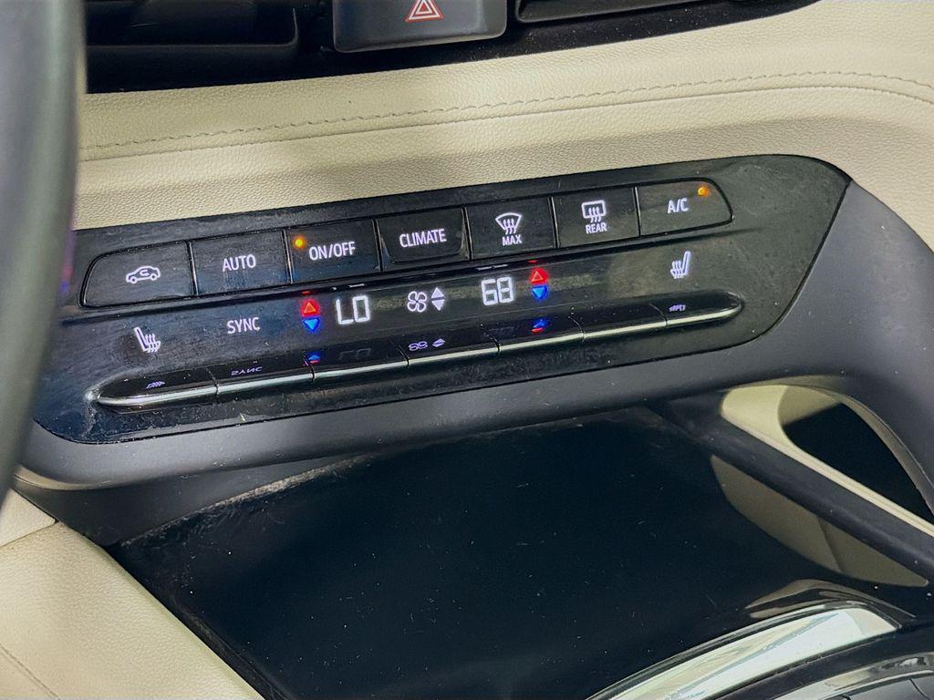 used 2022 Buick Envision car, priced at $23,099