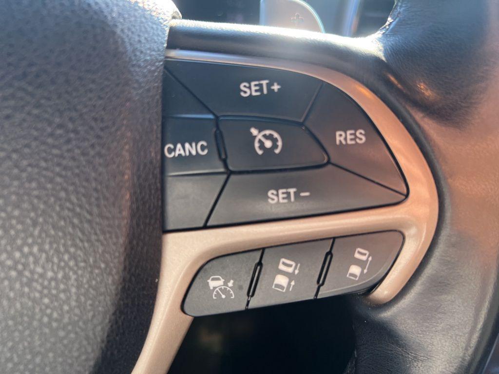 used 2016 Jeep Grand Cherokee car, priced at $14,450