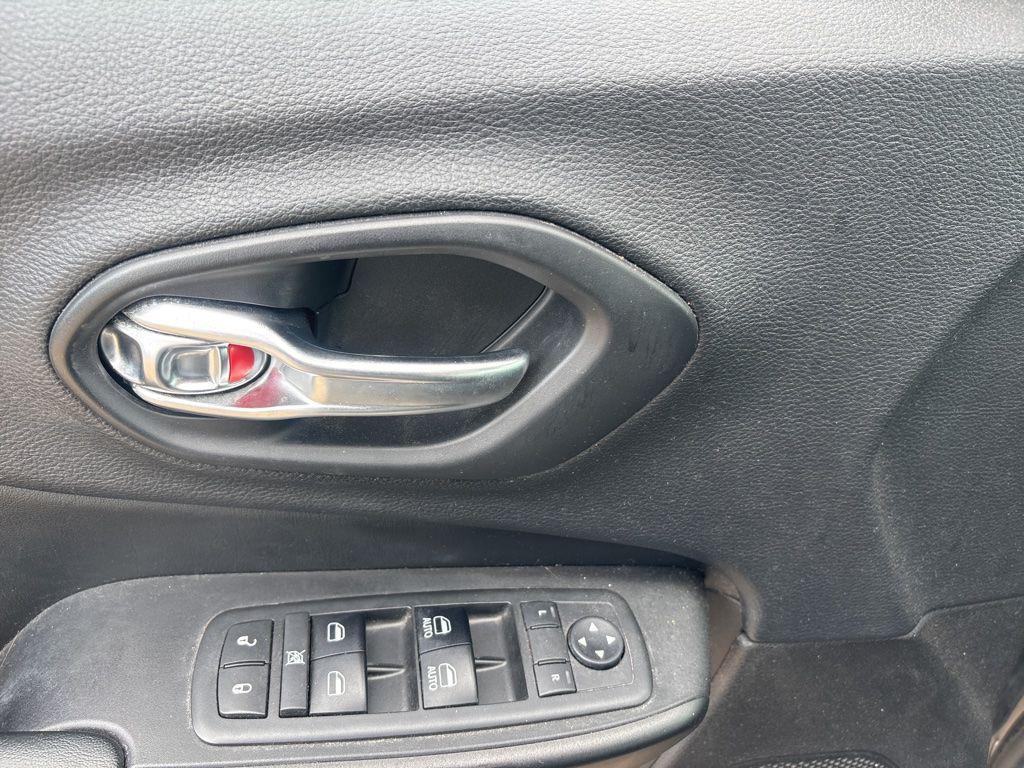 used 2019 Jeep Cherokee car, priced at $15,650