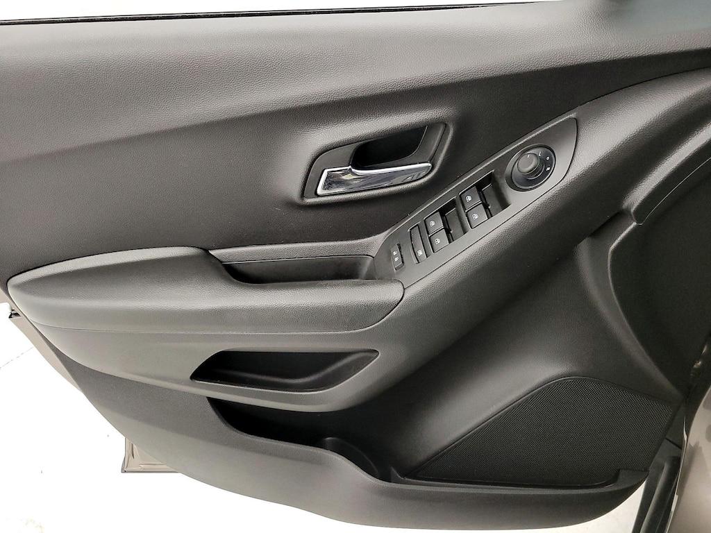 used 2022 Chevrolet Trax car, priced at $16,998