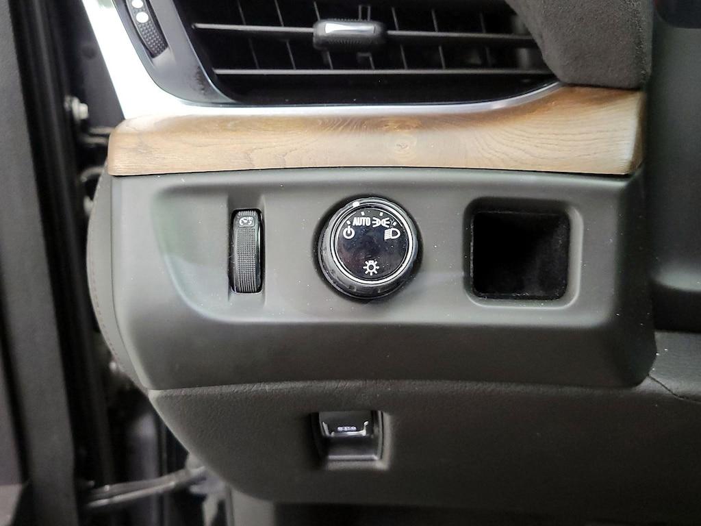 used 2020 Cadillac Escalade car, priced at $47,998