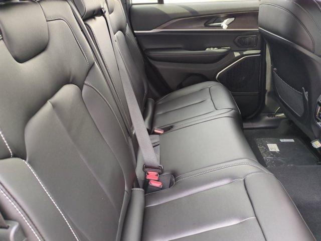 new 2026 Jeep Grand Cherokee car, priced at $39,160