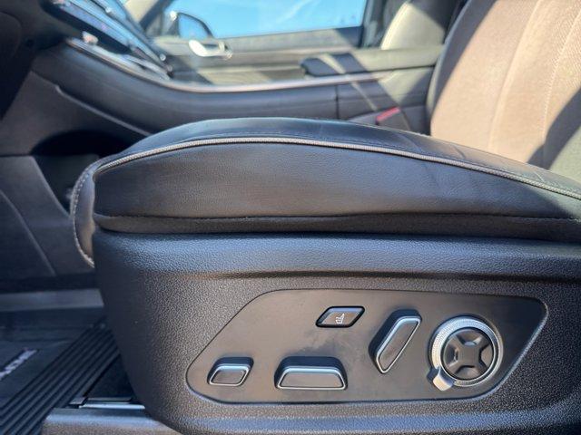 used 2025 Hyundai Palisade car, priced at $49,713