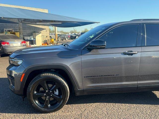 used 2022 Jeep Grand Cherokee car, priced at $27,355