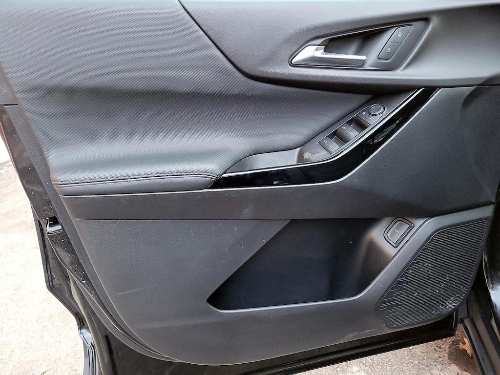 used 2025 Chevrolet Equinox car, priced at $28,998