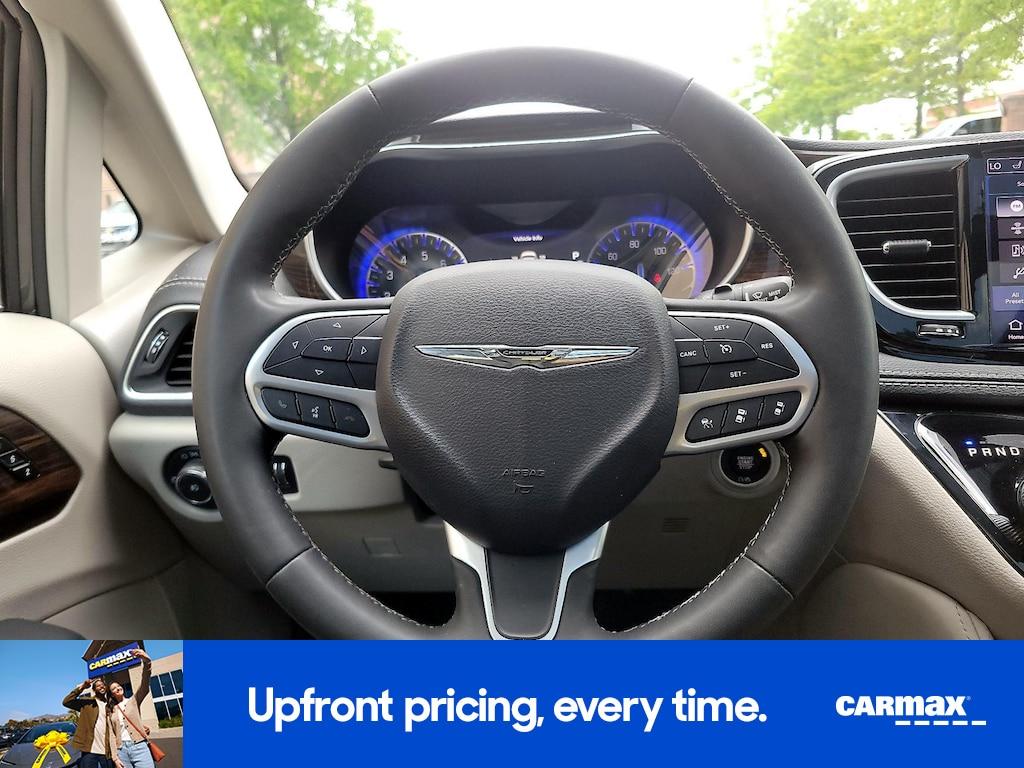 used 2023 Chrysler Pacifica car, priced at $30,998