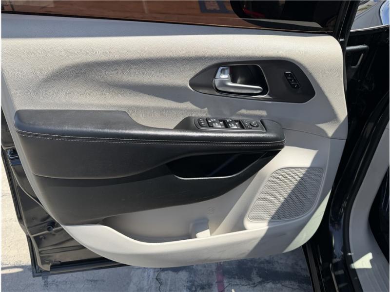 used 2018 Chrysler Pacifica car, priced at $14,995