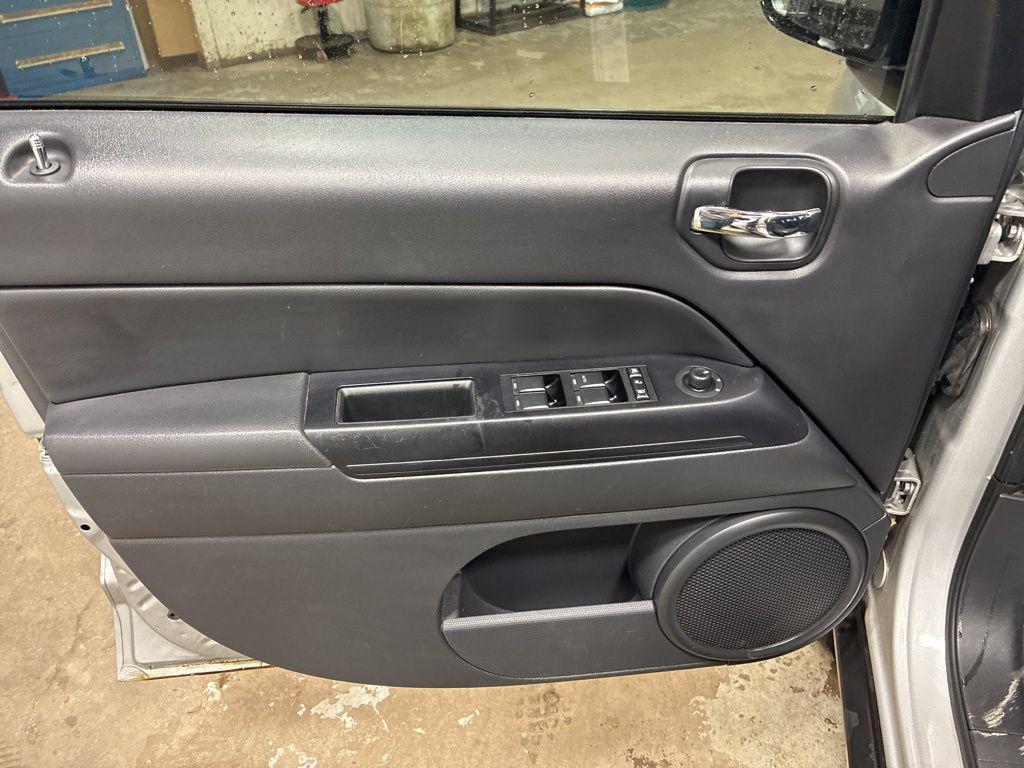 used 2013 Jeep Compass car, priced at $4,995