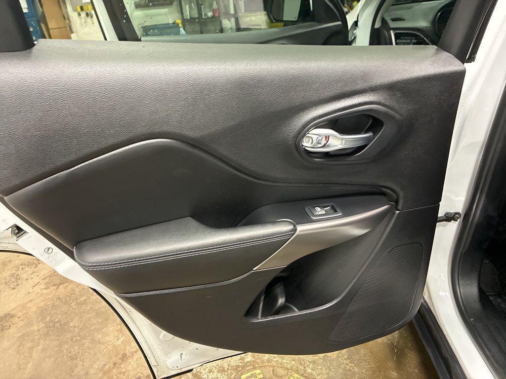 used 2019 Jeep Cherokee car, priced at $14,582