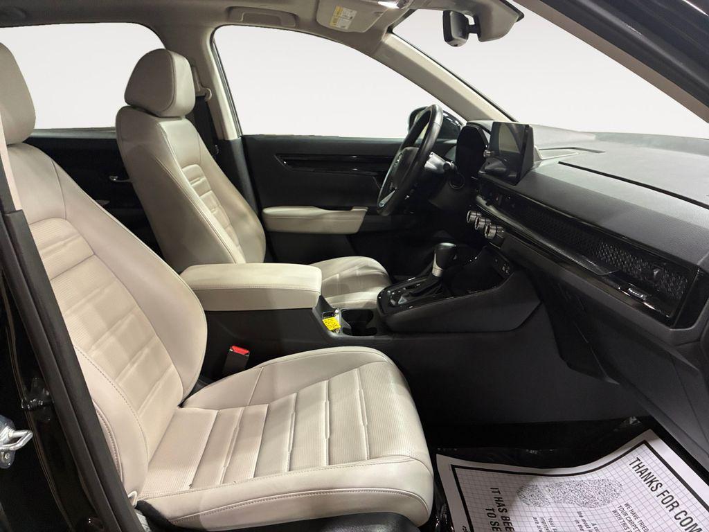 used 2025 Honda CR-V car, priced at $33,277