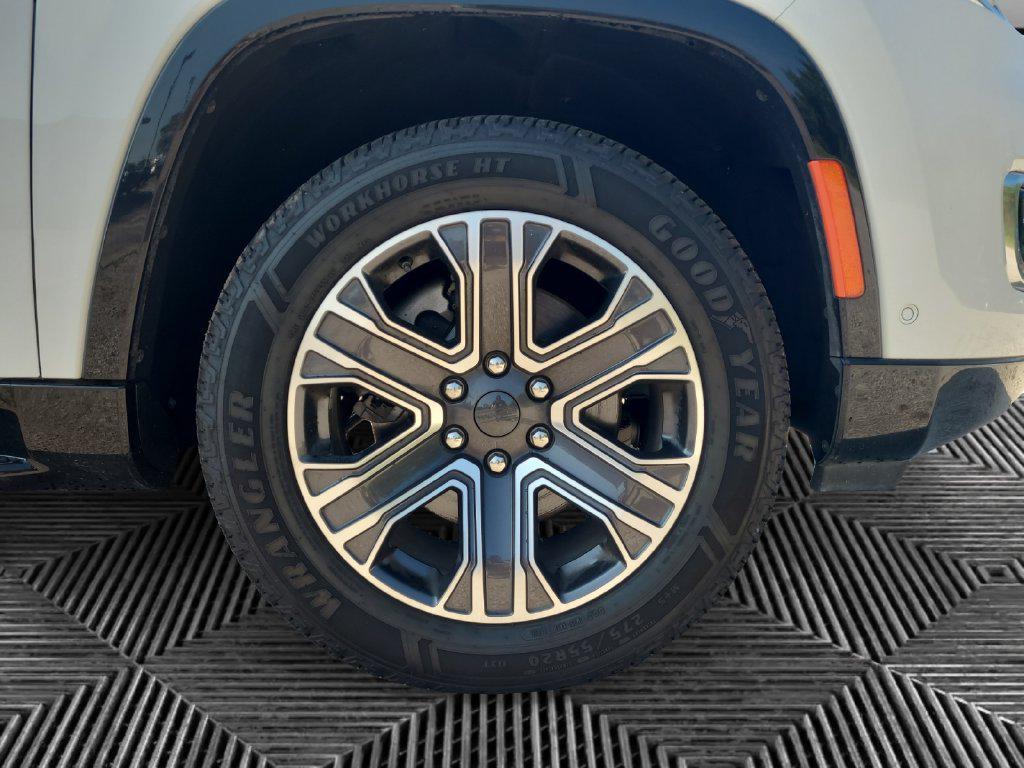 used 2024 Jeep Wagoneer car, priced at $33,782