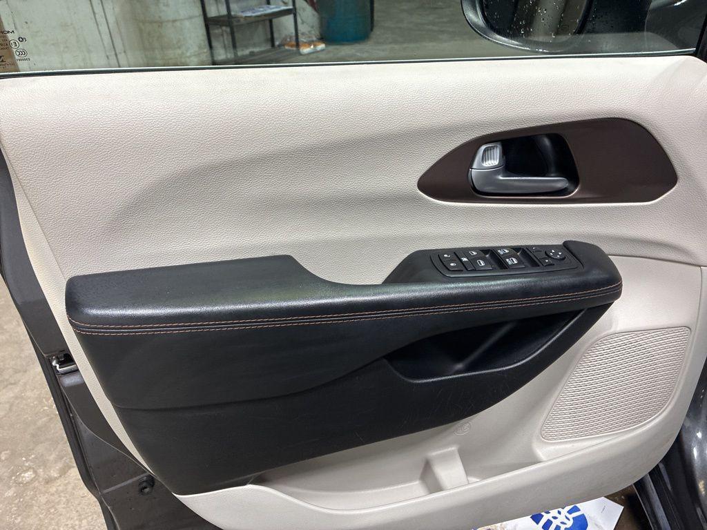 used 2017 Chrysler Pacifica car, priced at $14,500