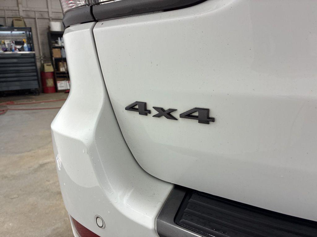 used 2021 Jeep Grand Cherokee car, priced at $17,995