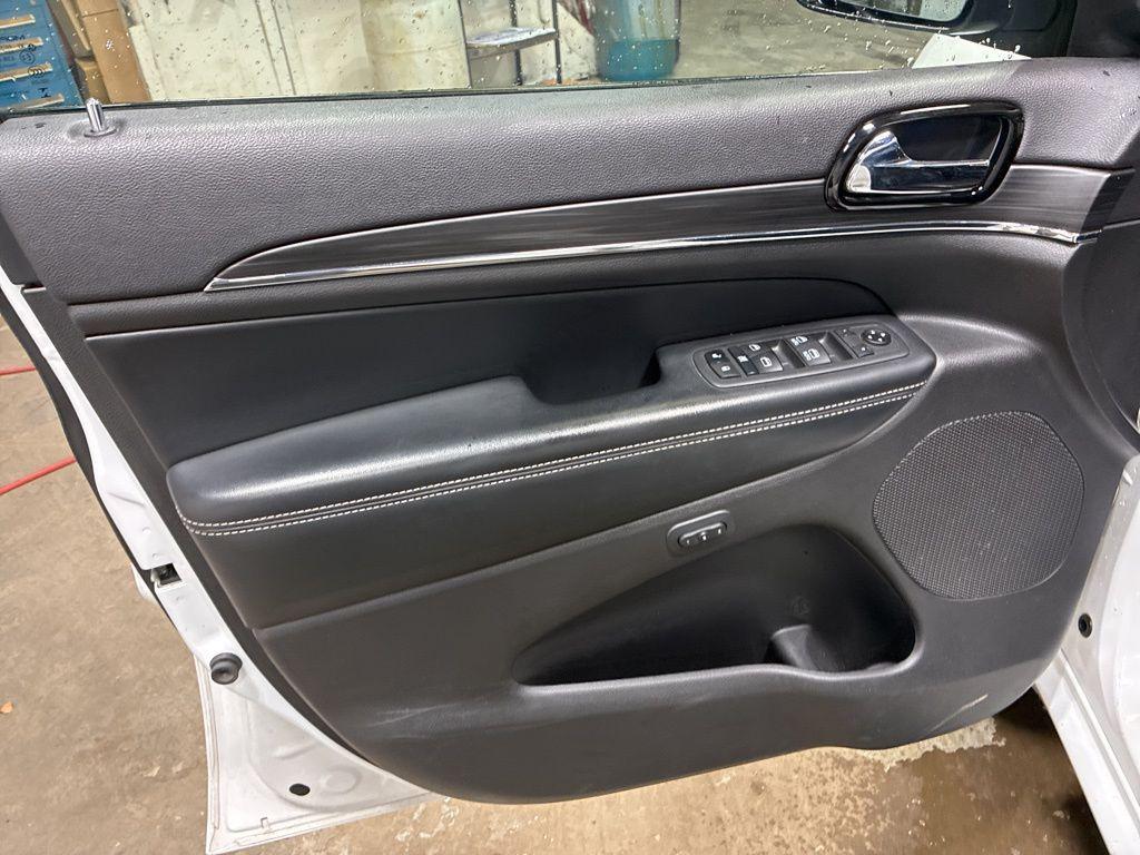 used 2021 Jeep Grand Cherokee car, priced at $17,995