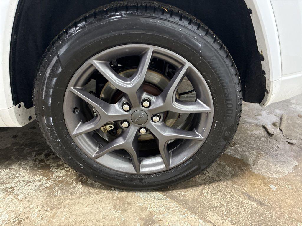 used 2021 Jeep Grand Cherokee car, priced at $17,995