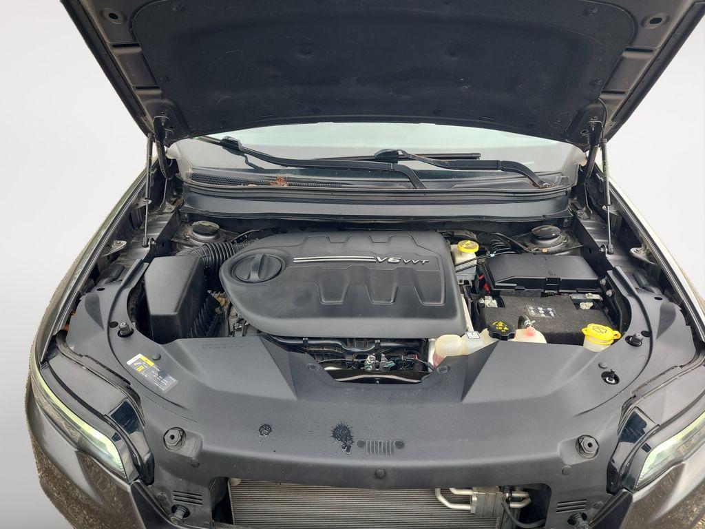 used 2021 Jeep Cherokee car, priced at $18,775
