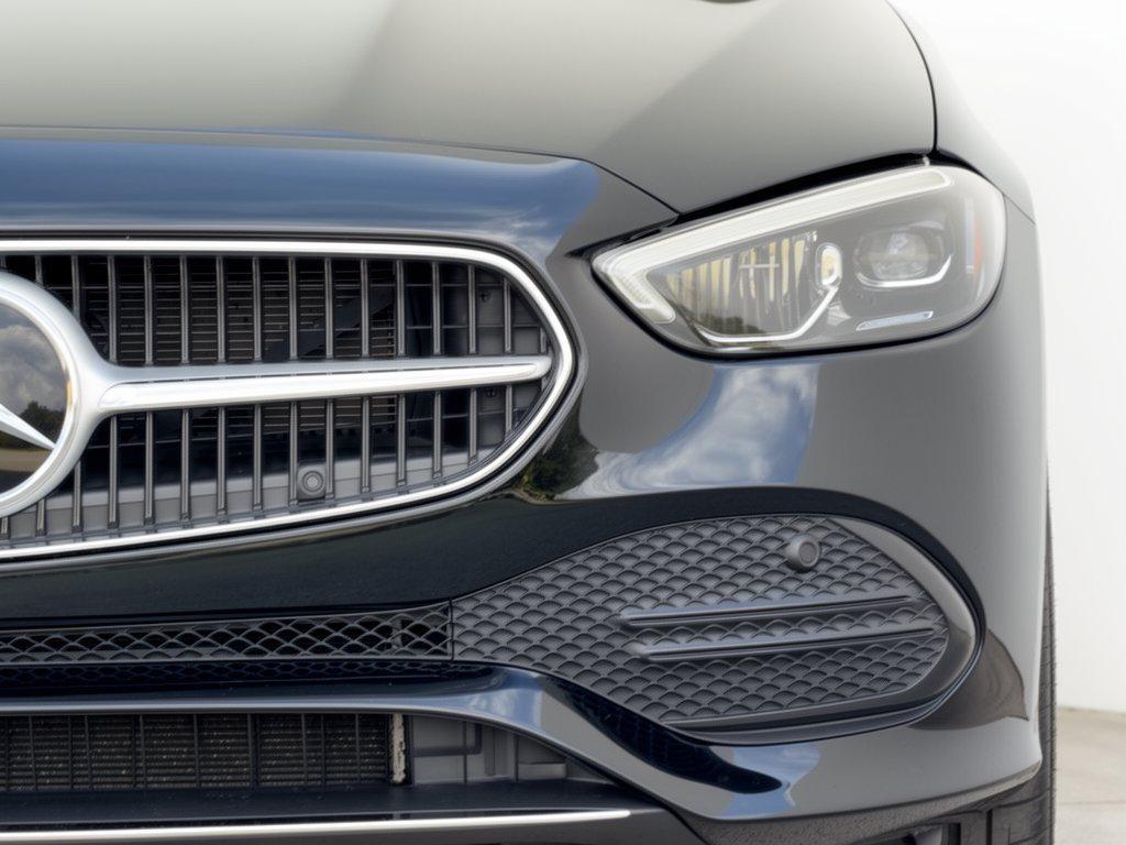 Mercedes-Benz C-Class view 12
