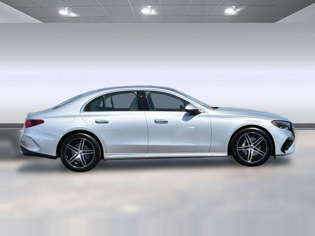 Mercedes-Benz E-Class view 8