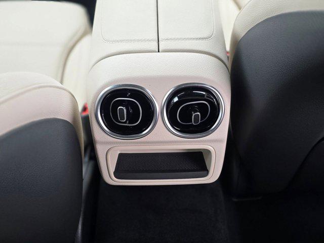 Mercedes-Benz C-Class view 25