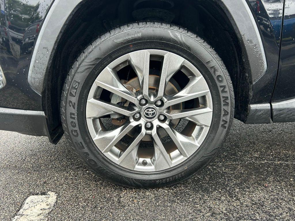 used 2020 Toyota RAV4 car, priced at $24,436