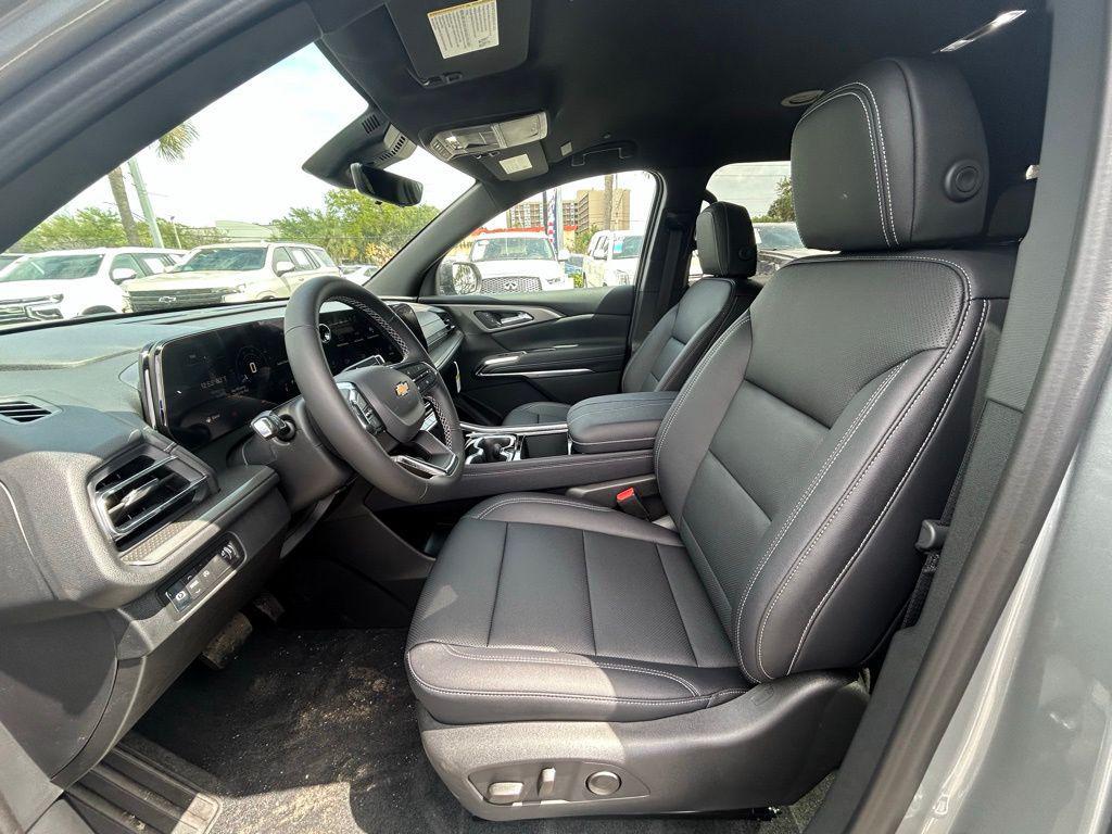 new 2026 Chevrolet Traverse car, priced at $41,418