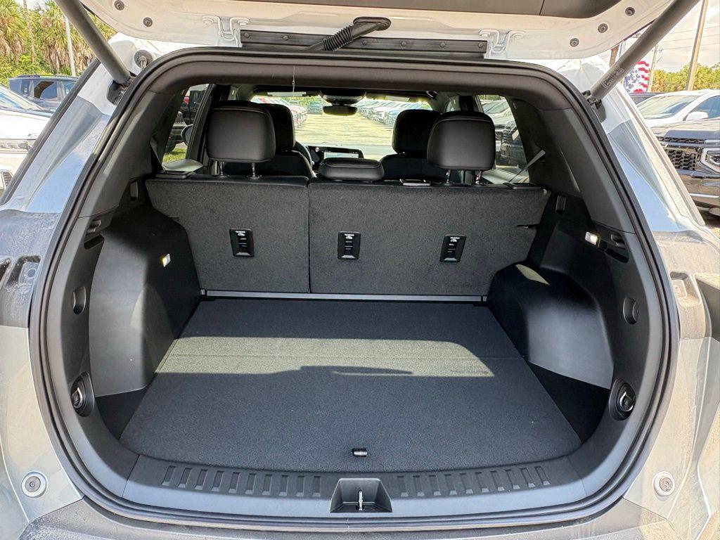 new 2026 Chevrolet Equinox car, priced at $28,937