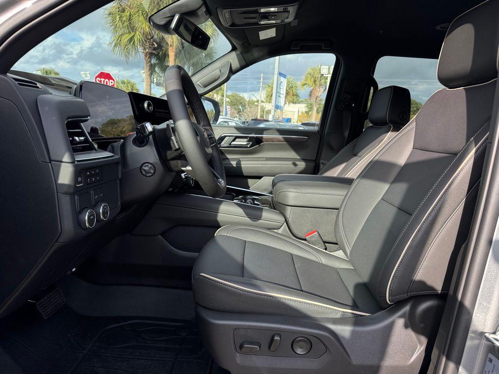 new 2025 Chevrolet Suburban car, priced at $70,971