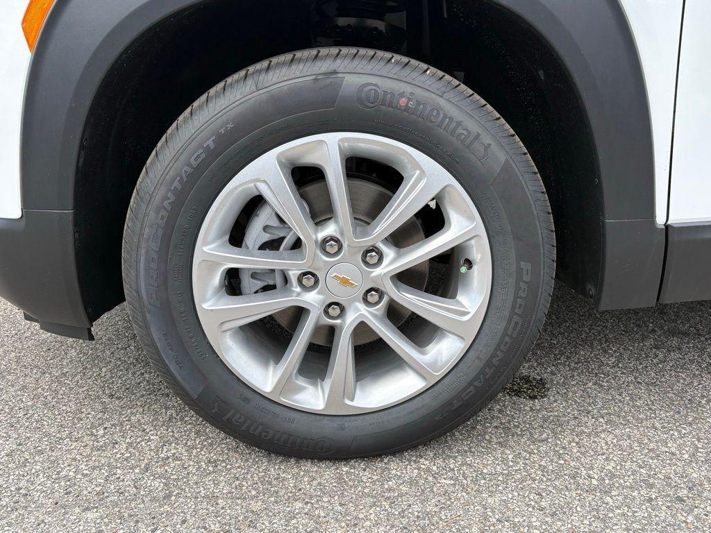 new 2026 Chevrolet TrailBlazer car, priced at $23,446