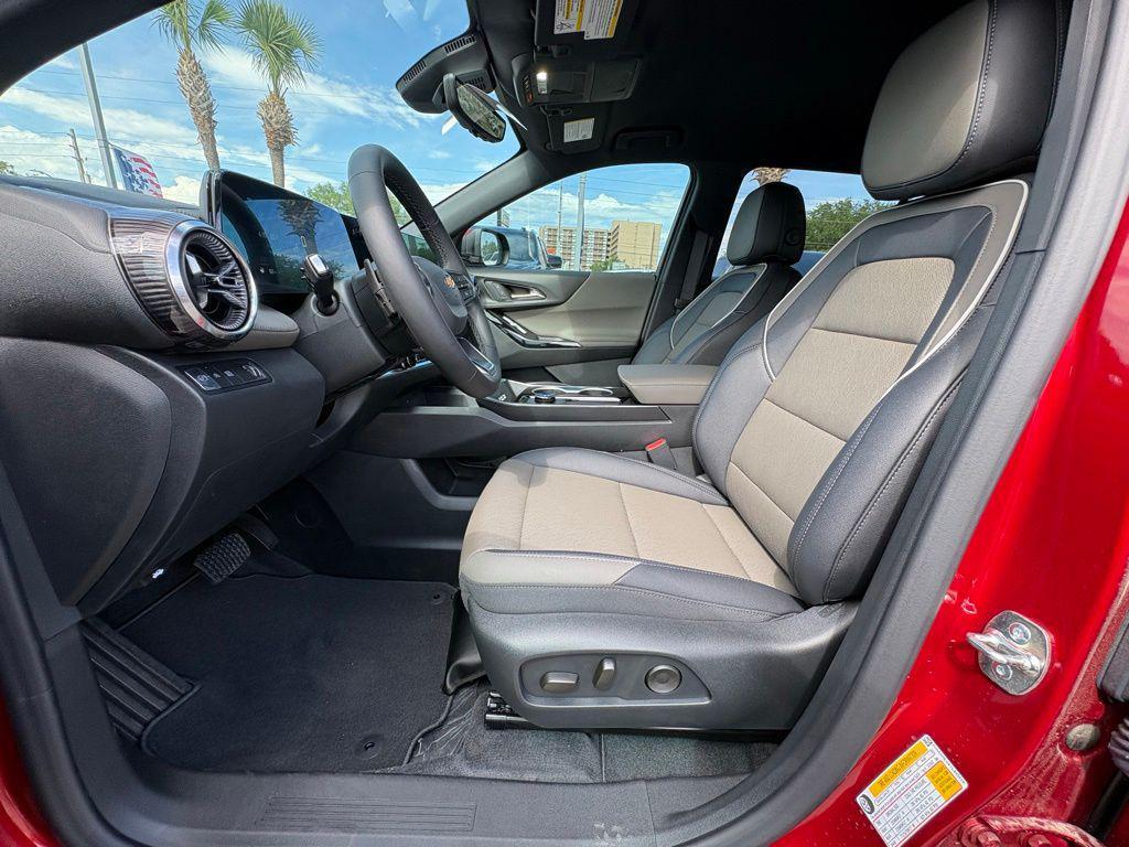 new 2026 Chevrolet Equinox car, priced at $28,937
