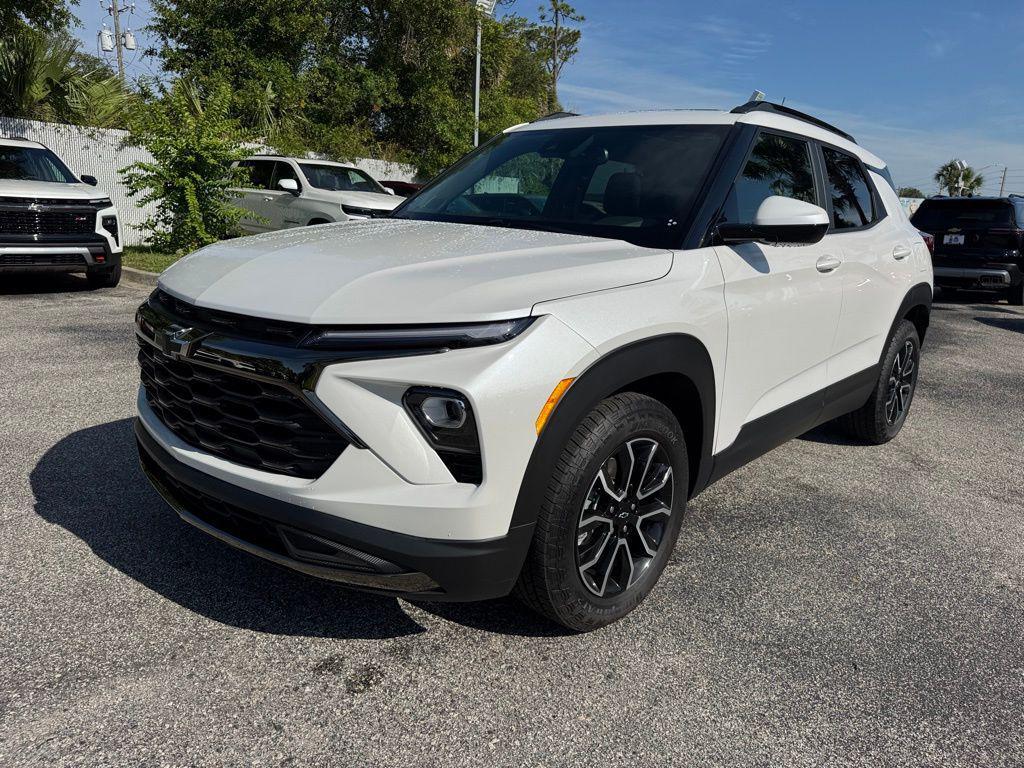 new 2025 Chevrolet TrailBlazer car, priced at $33,720