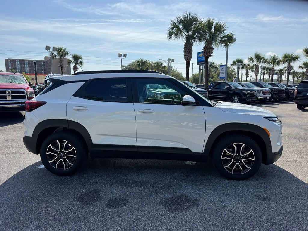 new 2025 Chevrolet TrailBlazer car, priced at $33,720