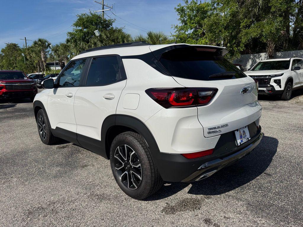 new 2025 Chevrolet TrailBlazer car, priced at $33,720