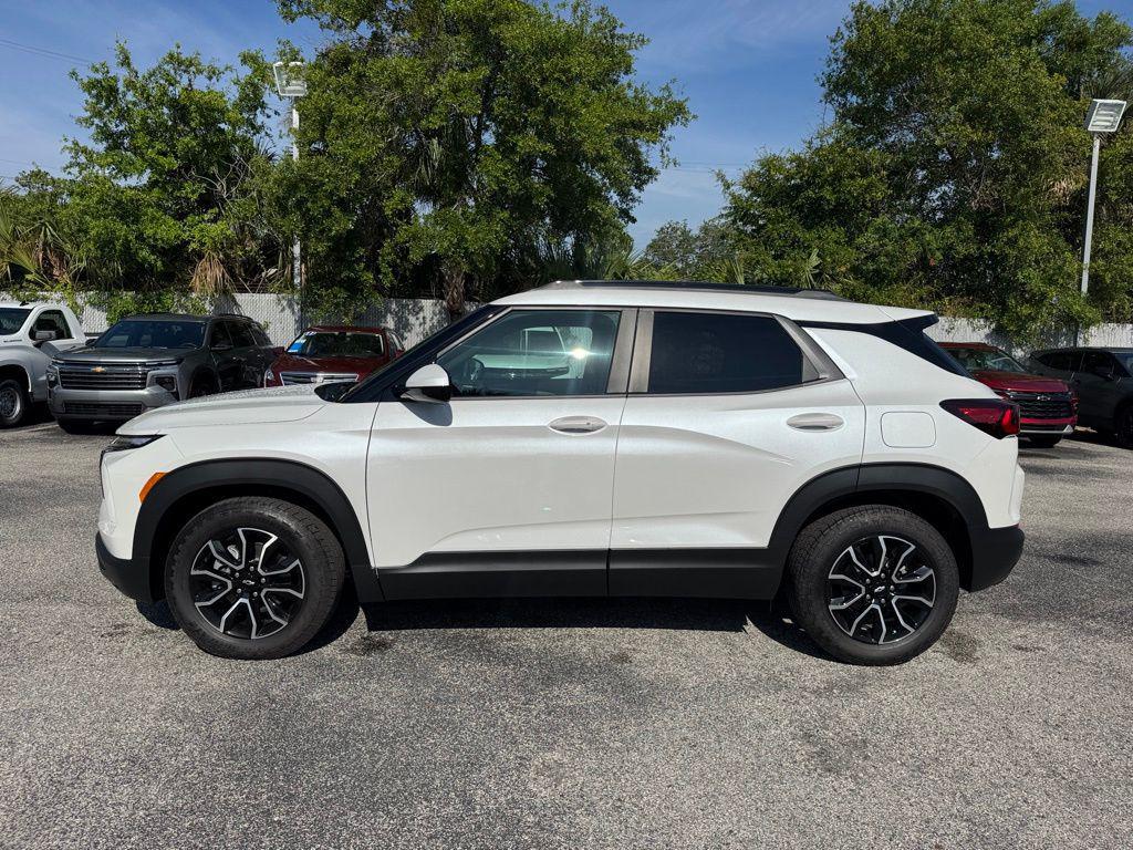 new 2025 Chevrolet TrailBlazer car, priced at $33,720