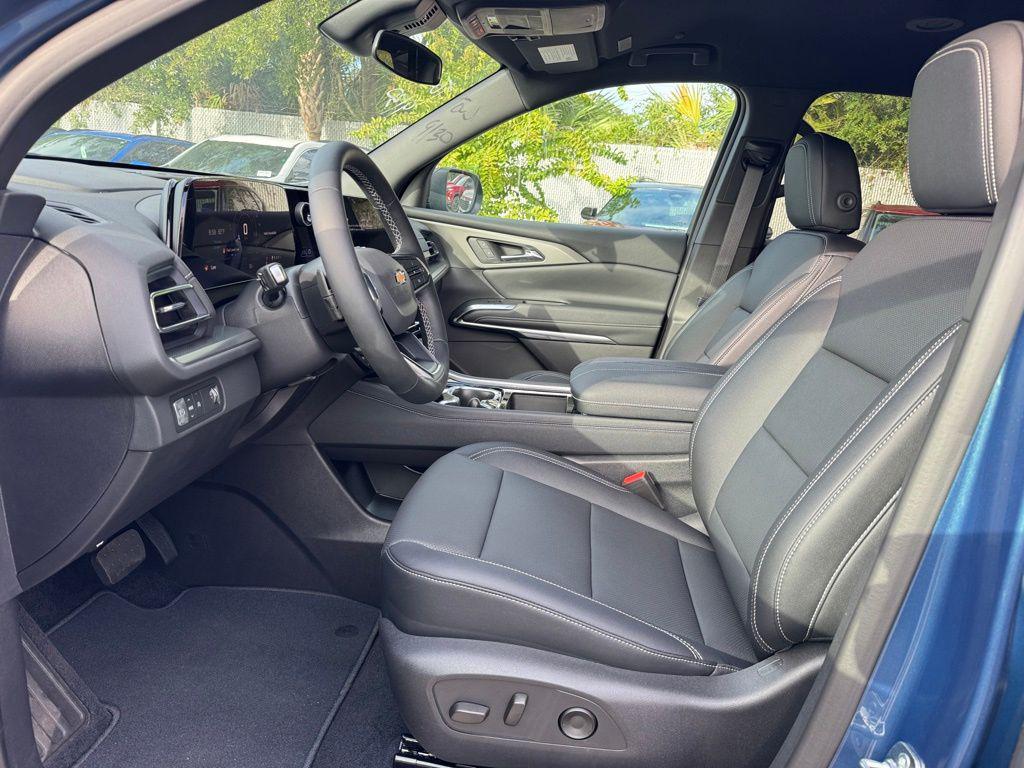 new 2025 Chevrolet Traverse car, priced at $48,200