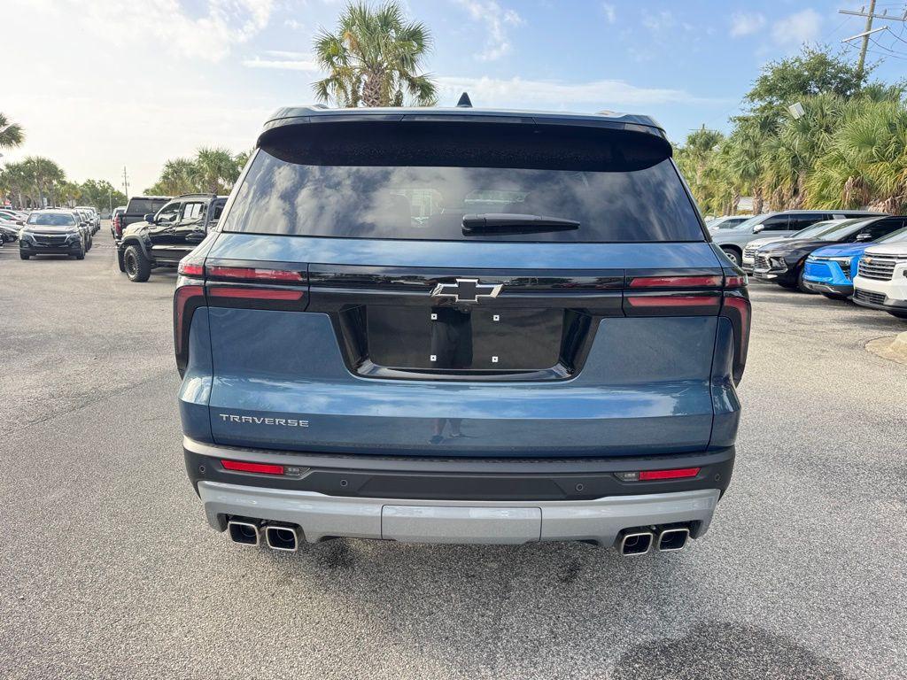 new 2025 Chevrolet Traverse car, priced at $48,200