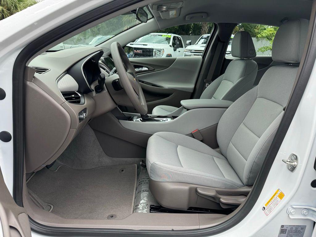 new 2025 Chevrolet Malibu car, priced at $23,228