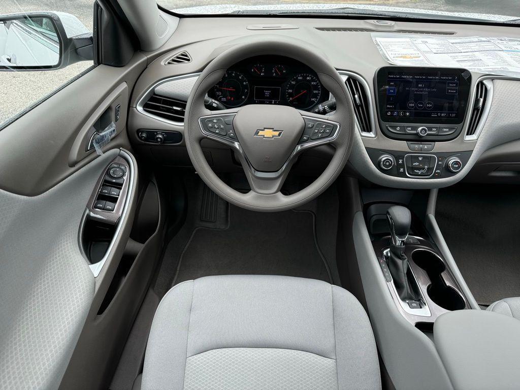 new 2025 Chevrolet Malibu car, priced at $23,228