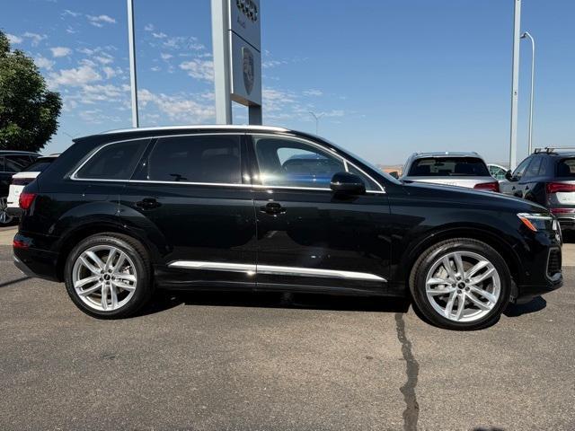 new 2025 Audi Q7 car, priced at $72,812