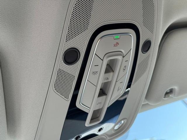 new 2025 Audi Q7 car, priced at $72,812