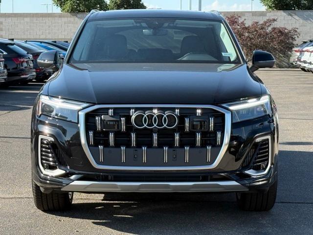 new 2025 Audi Q7 car, priced at $72,812