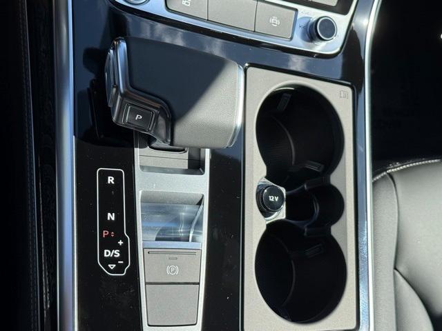 new 2025 Audi Q7 car, priced at $64,982